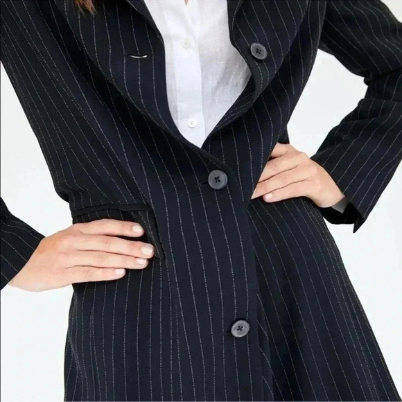 Aritzia Babaton Trent Pinstripe Dark Navy Long Sleeve Jacket Size 00 - Picture 4 of 12
